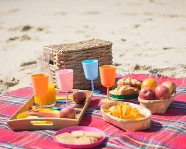 The Advantages of Purchasing a Picnic Blanket